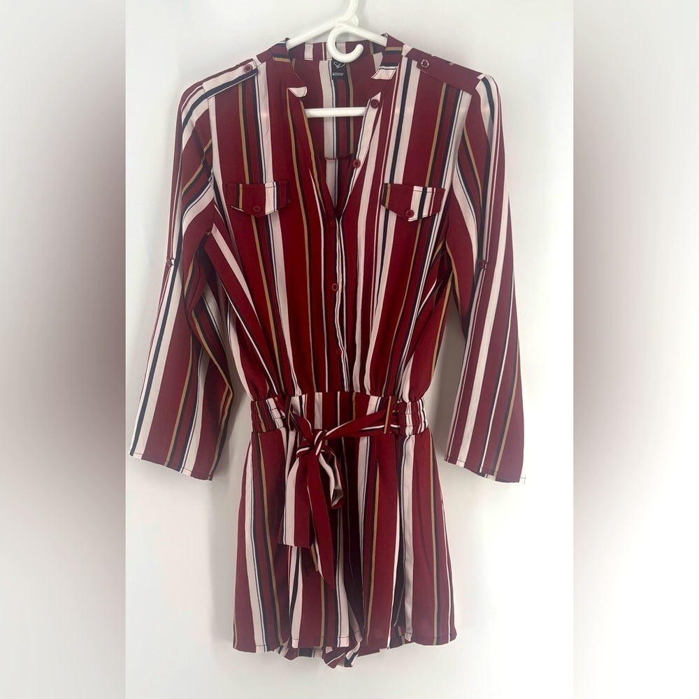 Windsor Striped Long Sleeve Romper Shorts Belted Women’s Size Medium EUC